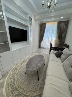 Kirayə 2 otaqlı Mənzil 55 m² Nərimanov r. – şəkil 1