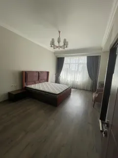 Kirayə 4 otaqlı Mənzil 184 m² Xətai r. – şəkil 9