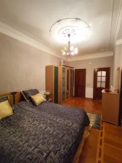 Kirayə 4 otaqlı Mənzil 200 m² Nəsimi r. – şəkil 3