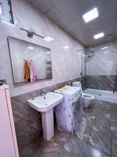 Kirayə 4 otaqlı Mənzil 350 m² Nəsimi r. 28 May m. – şəkil 13
