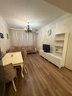 Kirayə 2 otaqlı Mənzil 70 m² Yasamal r. – şəkil 1