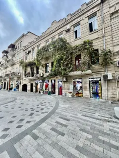 Kirayə 4 otaqlı Ofis 250 m² Səbail r. – şəkil 1
