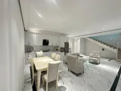 Kirayə 5 otaqlı Mənzil 240 m² Nəsimi r. – şəkil 1