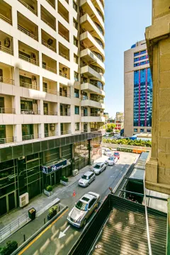 Kirayə 4 otaqlı Mənzil 140 m² Səbail r. Sahil m. – şəkil 2