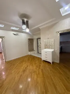 Kirayə 4 otaqlı Mənzil 140 m² Yasamal r. – şəkil 3