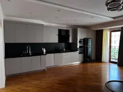 Kirayə 3 otaqlı Mənzil 141 m² Səbail r. – şəkil 9