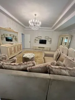 Kirayə 3 otaqlı Mənzil 140 m² Nərimanov r. – şəkil 1
