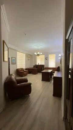 Kiralık 3 odalı Ofis 90 m² Yasamal ilçesi Nizami metro – şəkil 1
