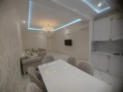 Kirayə 3 otaqlı Mənzil 103 m² Yasamal r. İnşaatçılar m. – şəkil 2