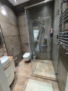 Kirayə 2 otaqlı Mənzil 90 m² Səbail r. – şəkil 13