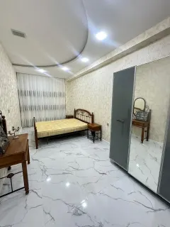 Kirayə 5 otaqlı Mənzil 240 m² Nəsimi r. – şəkil 13