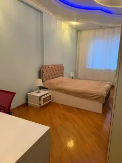 Kirayə 4 otaqlı Mənzil 220 m² Nəsimi r. 28 May m. – şəkil 2