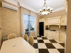 Kirayə 3 otaqlı Mənzil 140 m² Nəsimi r. – şəkil 4