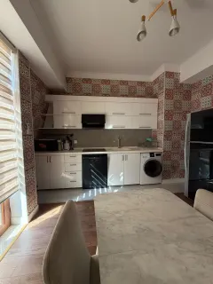 Kirayə 4 otaqlı Mənzil 150 m² Xətai r. – şəkil 3
