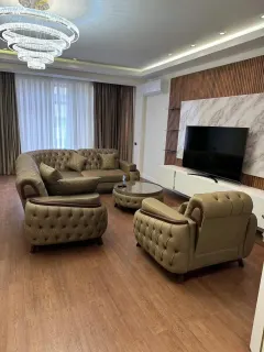 Kirayə 3 otaqlı Mənzil 140 m² Xətai r. – şəkil 1