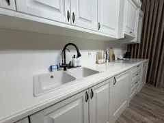 Kirayə 4 otaqlı Mənzil 160 m² Xətai r. Ağ şəhər q. – şəkil 9