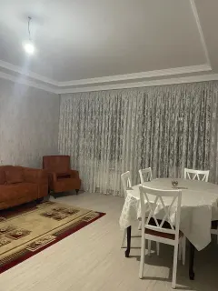 Kirayə 3 otaqlı Mənzil 80 m² Yasamal r. Yeni Yasamal q. İnşaatçılar m. – şəkil 1