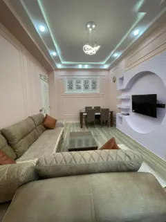 Kirayə 3 otaqlı Mənzil 90 m² Nəsimi r. – şəkil 1