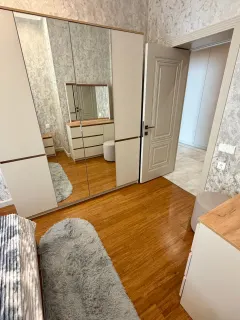 Kirayə 2 otaqlı Mənzil 85 m² Nəsimi r. – şəkil 1