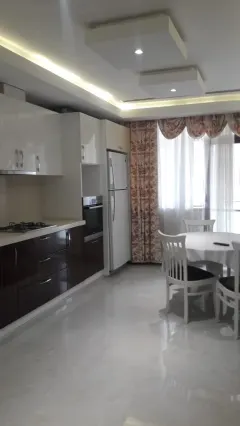 Kirayə 3 otaqlı Mənzil 180 m² Nəsimi r. – şəkil 6