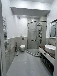 Kirayə 3 otaqlı Mənzil 130 m² Səbail r. – şəkil 9