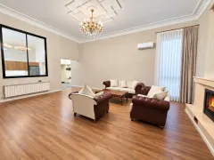 Kirayə 4 otaqlı Mənzil 250 m² Səbail r. Sahil m. – şəkil 1