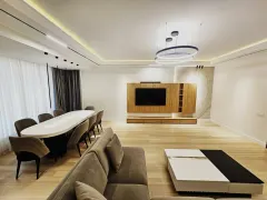 Kirayə 3 otaqlı Mənzil 180 m² Nəsimi r. – şəkil 2