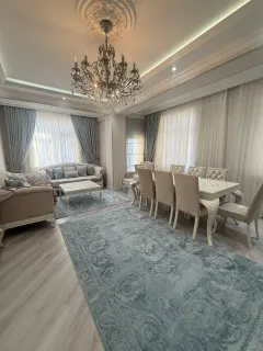 Kirayə 4 otaqlı Mənzil 180 m² Nəsimi r. – şəkil 1