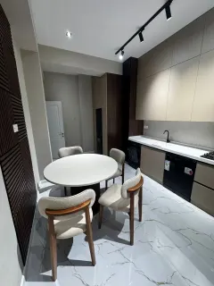Kirayə 3 otaqlı Mənzil 130 m² Nəsimi r. – şəkil 3