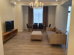 Kirayə 3 otaqlı Mənzil 110 m² Yasamal r. Elmlər Akademiyası m. – şəkil 2