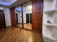 Kirayə 2 otaqlı Mənzil 110 m² Xətai r. Ağ şəhər q. – şəkil 13