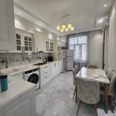Kirayə 2 otaqlı Mənzil 95 m² Nəsimi r. Nəsimi m. – şəkil 3