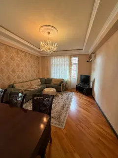 Kirayə 3 otaqlı Mənzil 125 m² Nəsimi r. – şəkil 1