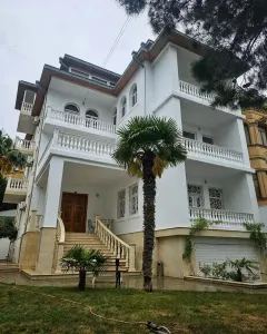 Kirayə 9 otaqlı Həyət evi / Bağ evi 700 m² Nəsimi r. – şəkil 1