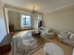 Kirayə 2 otaqlı Mənzil 95 m² Yasamal r. Elmlər Akademiyası m. – şəkil 2