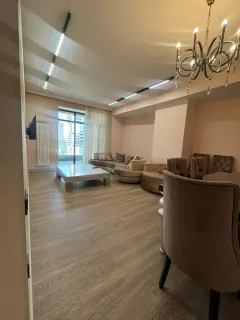 Kirayə 4 otaqlı Mənzil 178 m² Yasamal r. – şəkil 1