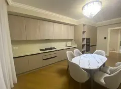 Kirayə 3 otaqlı Mənzil 180 m² Səbail r. – şəkil 5