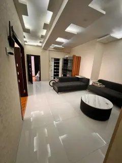 Kirayə 3 otaqlı Mənzil 120 m² Nizami r. – şəkil 1