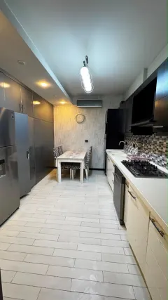Kirayə 4 otaqlı Mənzil 180 m² Xətai r. – şəkil 12