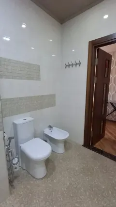 Kirayə 4 otaqlı Mənzil 200 m² Yasamal r. – şəkil 19