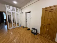 Kirayə 3 otaqlı Mənzil 152 m² Yasamal r. – şəkil 7