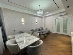 Kirayə 3 otaqlı Mənzil 140 m² Xətai r. Ağ şəhər q. – şəkil 2