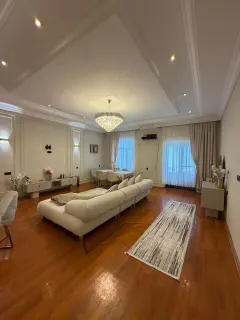 Kirayə 3 otaqlı Mənzil 140 m² Səbail r. – şəkil 5
