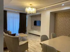Kirayə 4 otaqlı Mənzil 178 m² Yasamal r. – şəkil 4