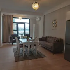 Kirayə 2 otaqlı Mənzil 90 m² Səbail r. İçərişəhər m. – şəkil 1