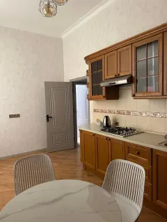 Kirayə 2 otaqlı Həyət evi / Bağ evi 87.4 m² Səbail r. Badamdar q. – şəkil 18