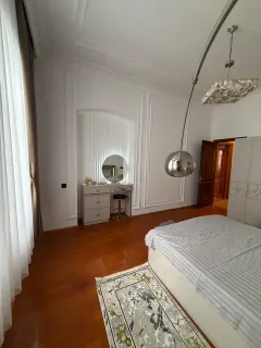 Kirayə 3 otaqlı Mənzil 140 m² Səbail r. – şəkil 18