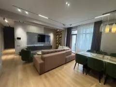 Kirayə 3 otaqlı Mənzil 110 m² Nərimanov r. – şəkil 1