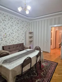 Kirayə 2 otaqlı Mənzil 70 m² Nizami r. – şəkil 1