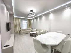 Kirayə 3 otaqlı Mənzil 145 m² Nəsimi r. 8 Noyabr m. – şəkil 1